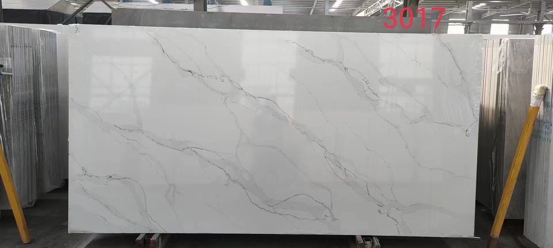 Made in China White Quartz Stone Slabs with Black Vein Artificial Stone 3017