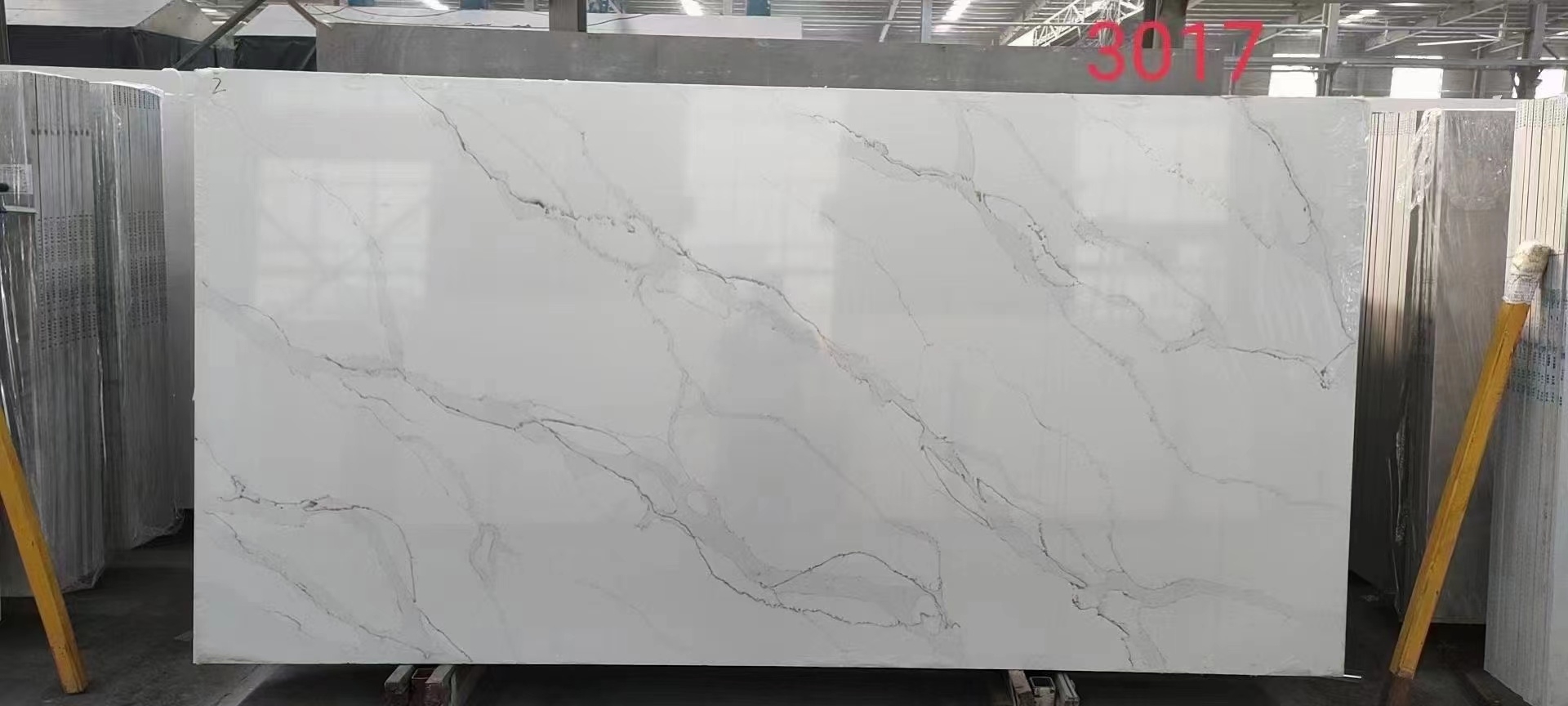 Made in China White Quartz Stone Placke mat Black Vein Artificial Stone 3017