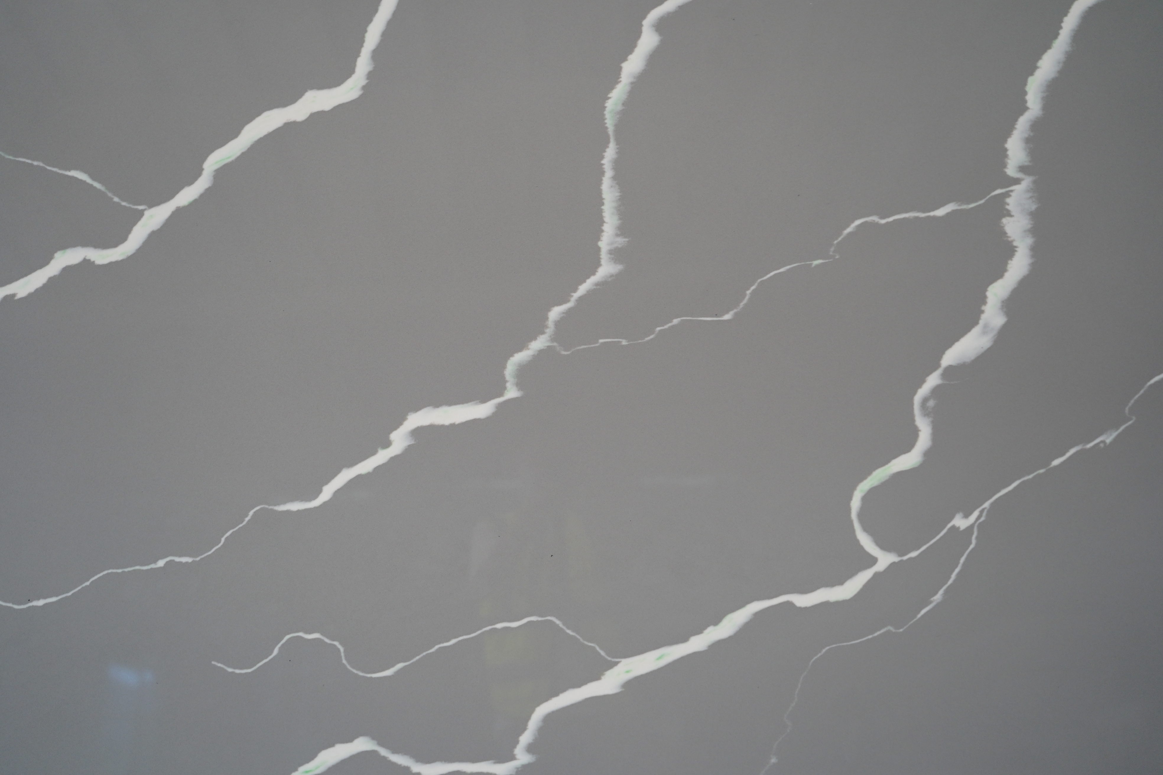 Nová šedá s bílou dlouhou žilou Calacatta Quartz Stone Vyrobeno v Číně Umělý mramor 6823-1