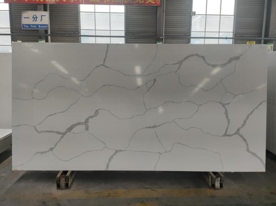 White Calacatta Quartz Slab-1