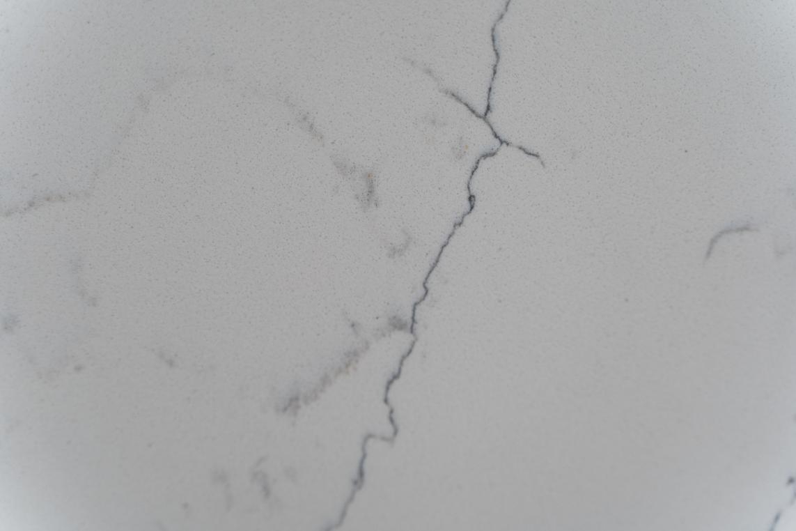 Bijeli Calacatta kvarcni kamen s crnim tankim žilicama Mramor-Look Smooth Touch 6017-1