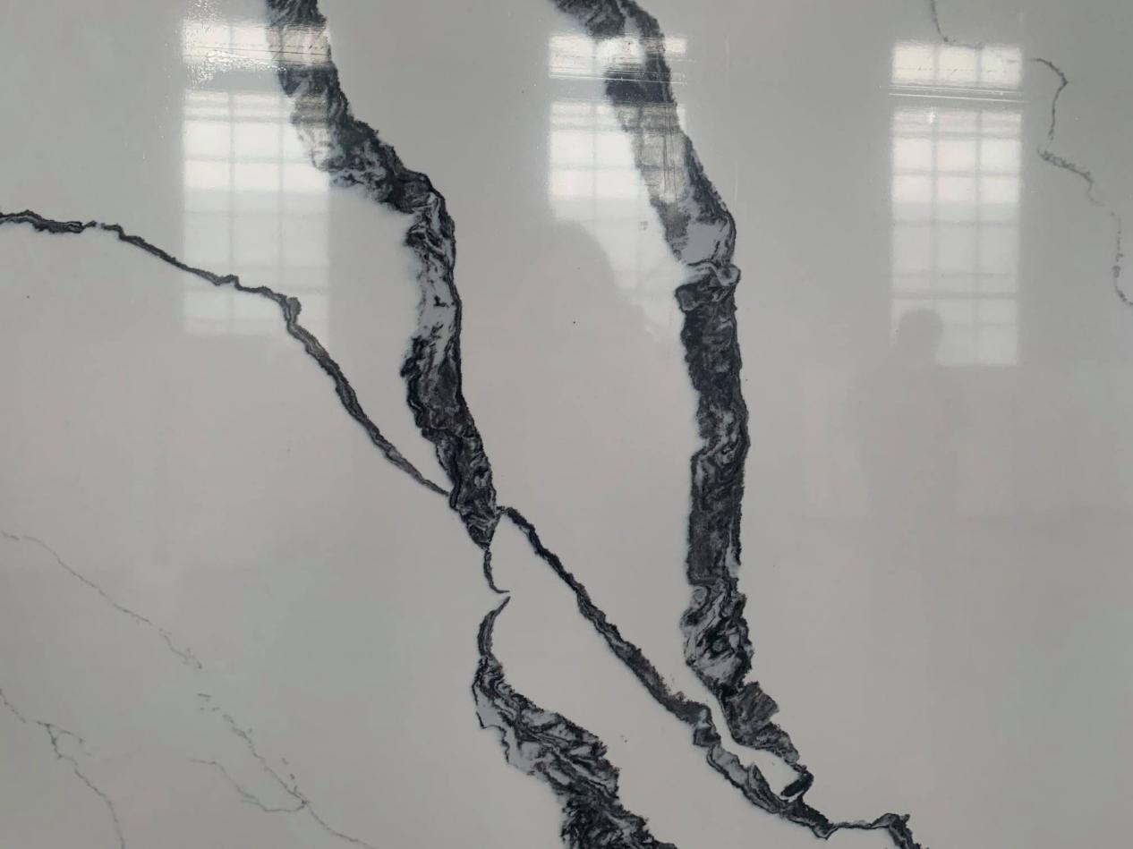 White Colored Quartz Slab yokhala ndi Black Vein Calacatta Marble Touch 6216-2