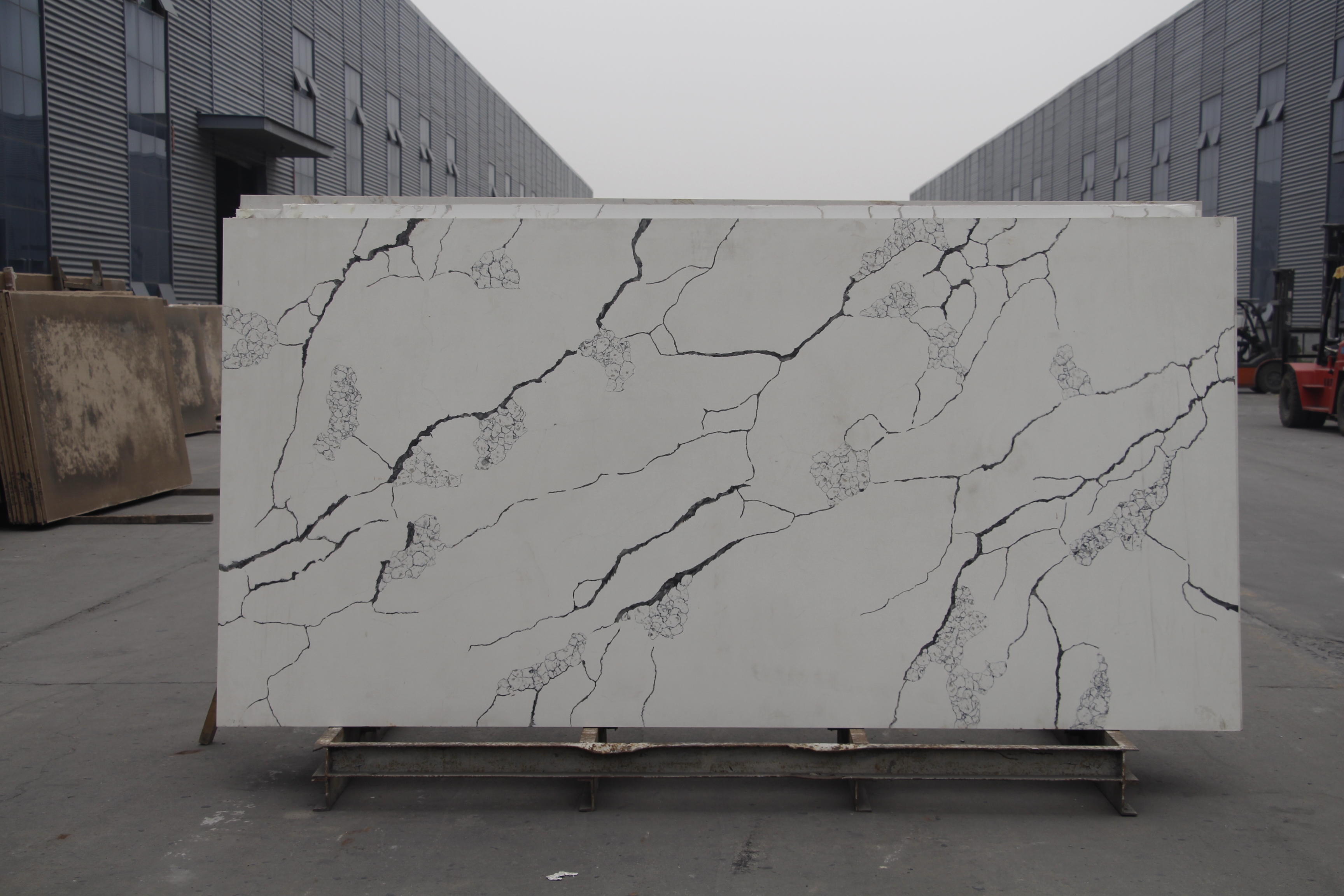 White Quartz Stone Dalles ak Long Black Venn Atifisyèl Stone 6024