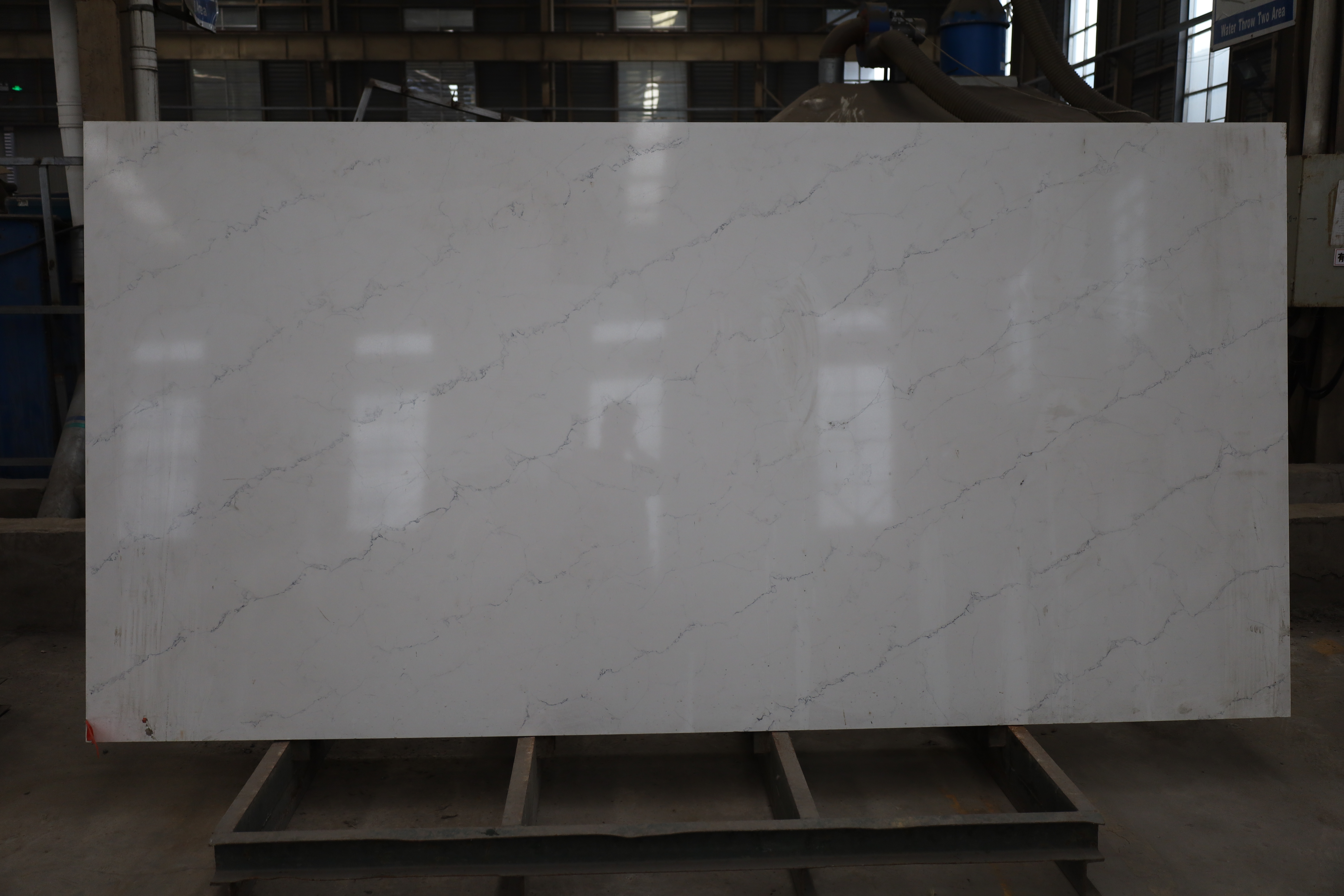 White Quartz Stone slass with Long Focculent Vein Artificial Stone Marble Look1203