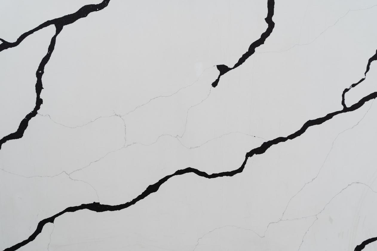 ಚೀನಾದಲ್ಲಿ ತಯಾರಿಸಲಾದ ದಪ್ಪ ಚಿನ್ನದ ಅಭಿಧಮನಿ ಕೃತಕ ಕಲ್ಲು ಹೊಂದಿರುವ ಬಿಳಿ ಸ್ಫಟಿಕ ಶಿಲೆಗಳು HF6701-1